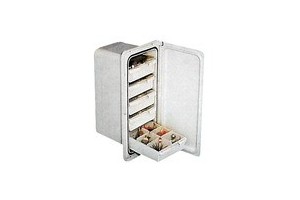 Compartments and storage pockets 
