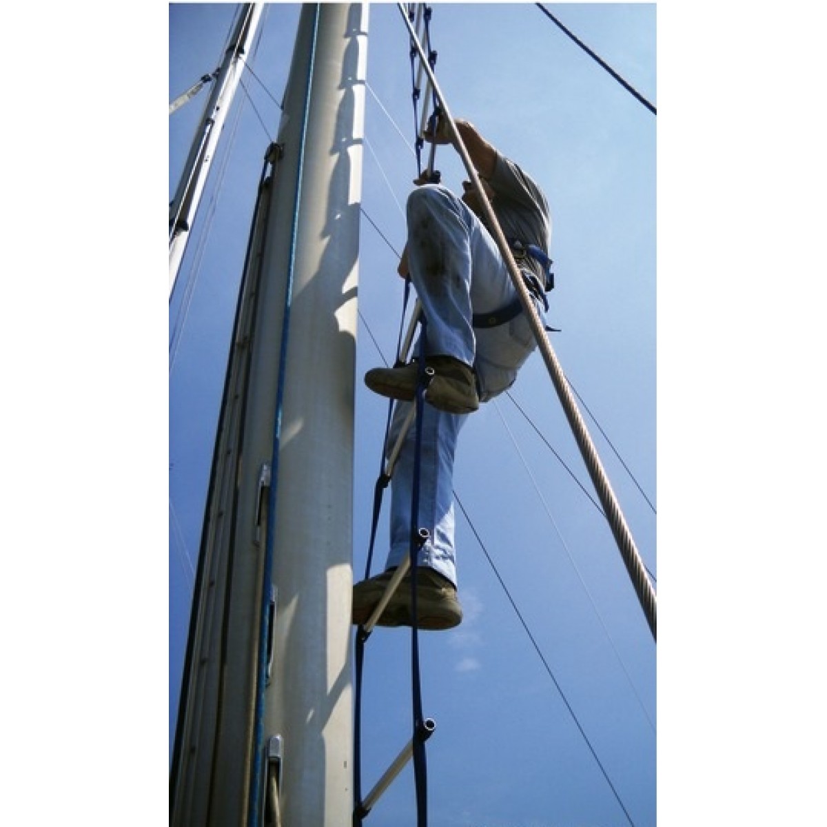 лестница складная t212 для колодцев связи. лестницы приставляемые к трубам или проводам. схема подъема по приставной лестнице. крепление приставной лестницы. конструкция приставной лестницы.