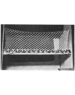 Protection net for caravan beds