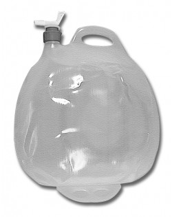 Folding water tank with tap